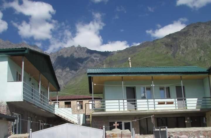 Kera Guest House Kazbegi Esterno foto